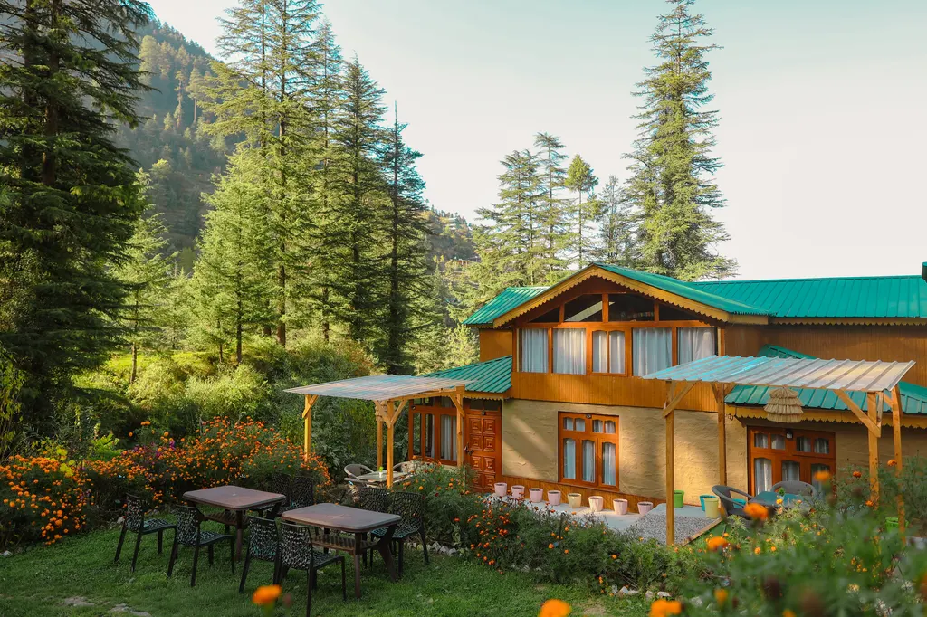 Mountain Homestay Exterior 1
