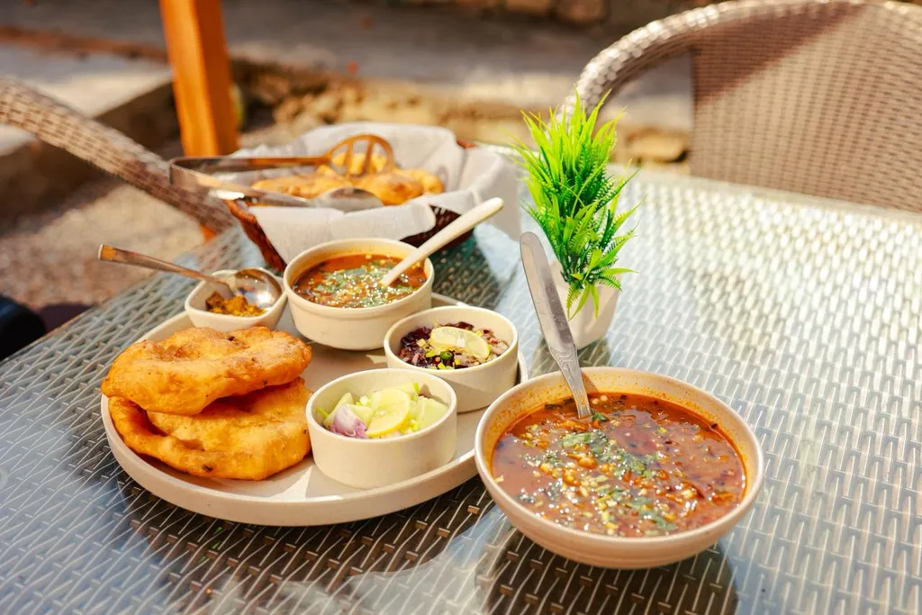 Chole Bhature Served Outdoor Himalayan Cafe