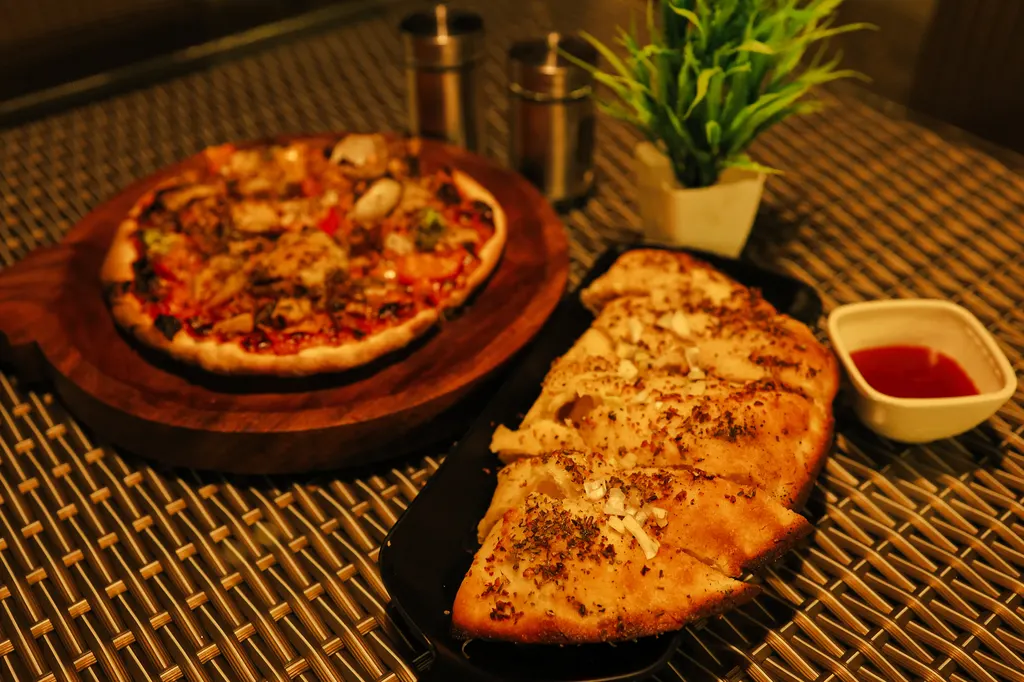 Pizza Garlic Bread Meal