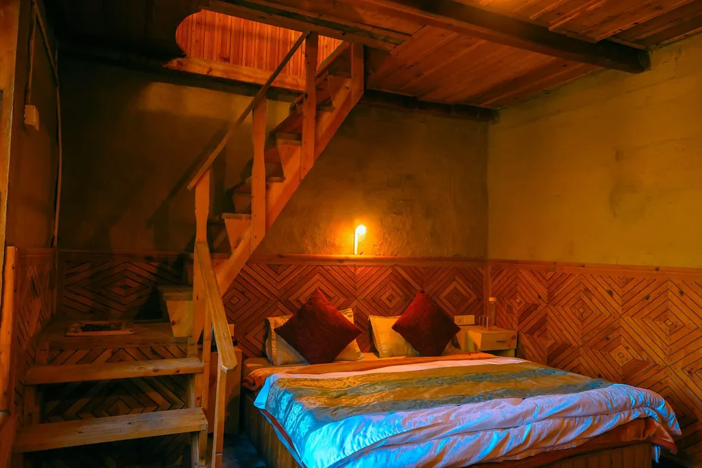Cozy Wooden Room Loft Himalayan Homestay